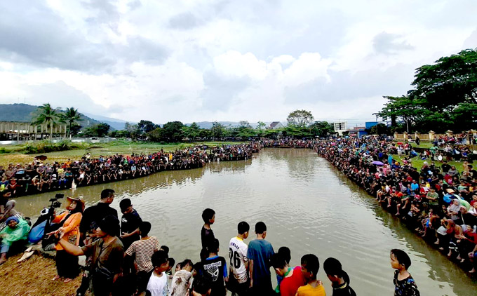 Hari Jadi Sumedang Ke-448, Ribuan Warga Ngagogo Lauk