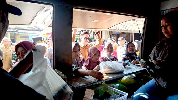 HJS Ke-448, Warga Serbu Gerakan Pangan Murah dan Gebyar Sembako Dhuafa